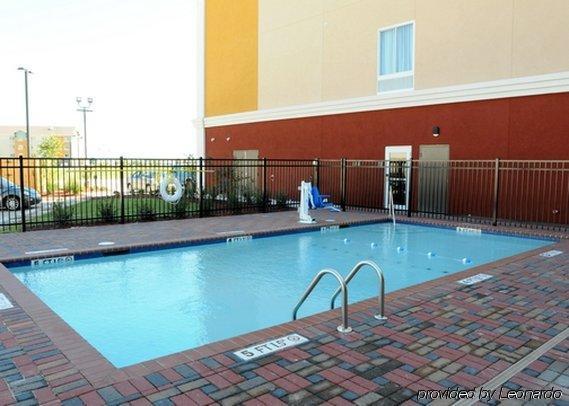 Comfort Suites Near Tanger Outlet Mall Гонзалес Экстерьер фото
